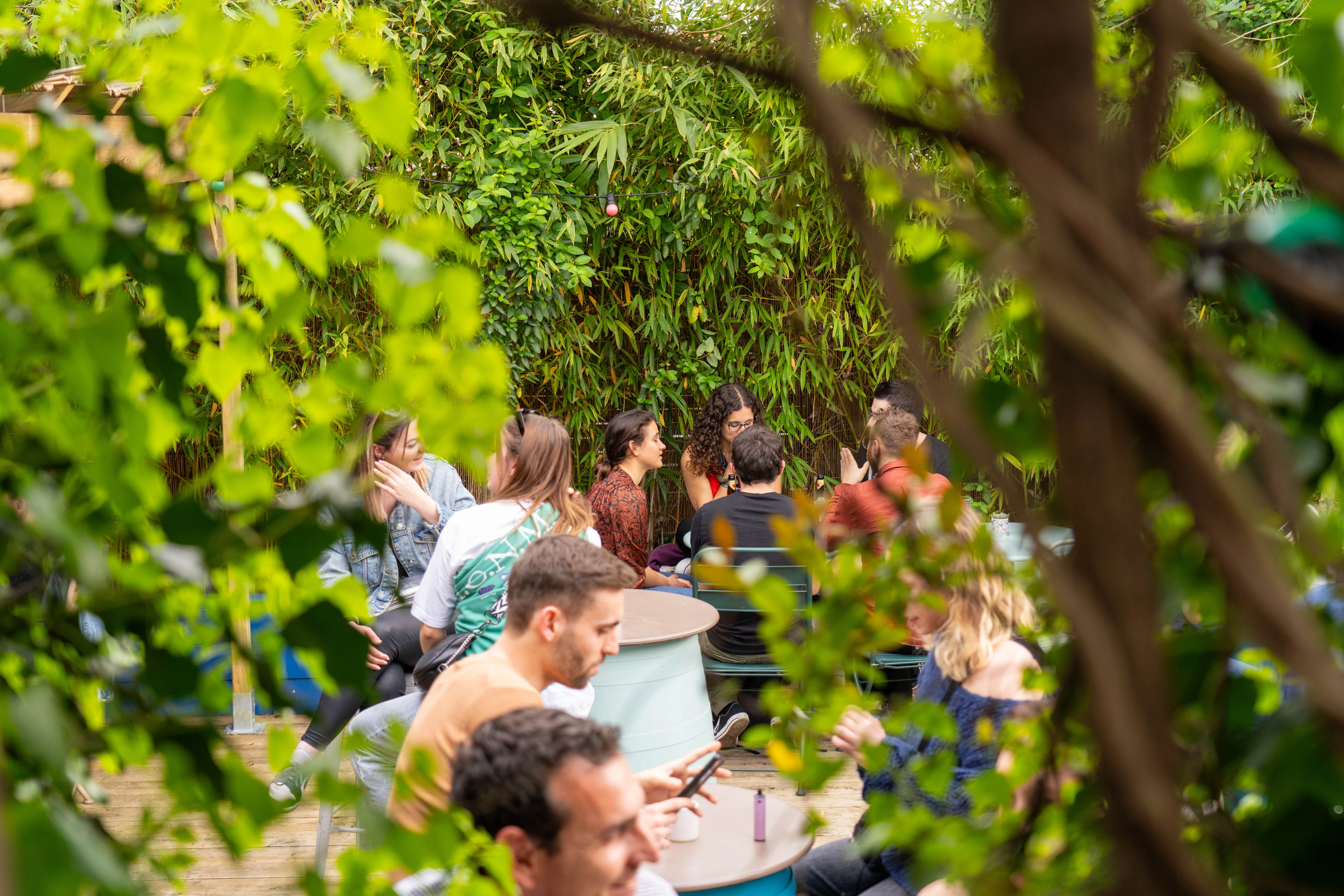 La terrasse végétalisée d'Eden Garden, ambiance fin de journée